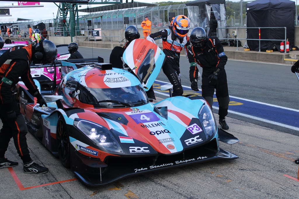 Mikkel Gaarde Pedersen under et pitstop på Silverstone-banen.
(Foto: JJ Media)